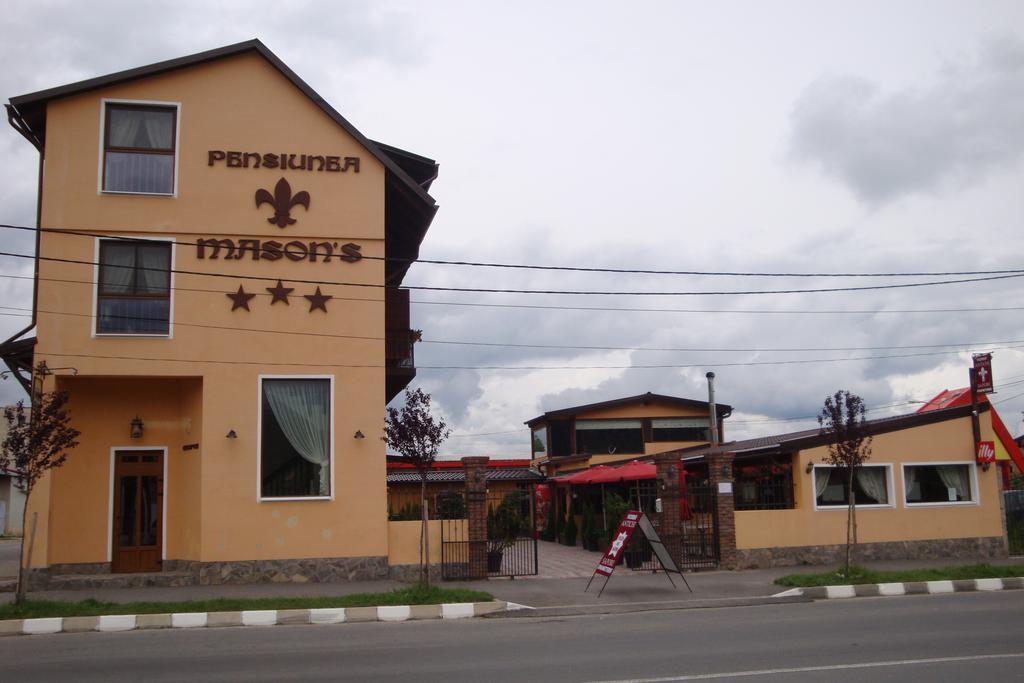 Pensiunea Mason'S Rîşnov Luaran gambar